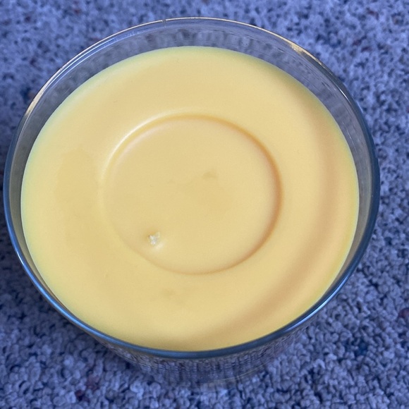 Yankee Candle Tropical Starfruit Jar Candle 22 oz - Picture 2 of 2